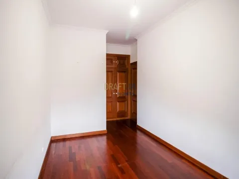Arrenda-se Apartamento T3 em excelente localização – Rua Virgílio Correia, Coimbra