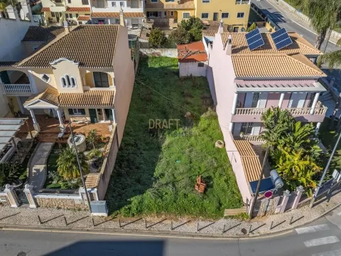Terreno urbano no Algarve