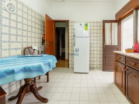 Moradia de 4 assoalhadas na Amora.