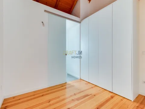 2-bedroom apartment for rent in the historic centre of Leiria.