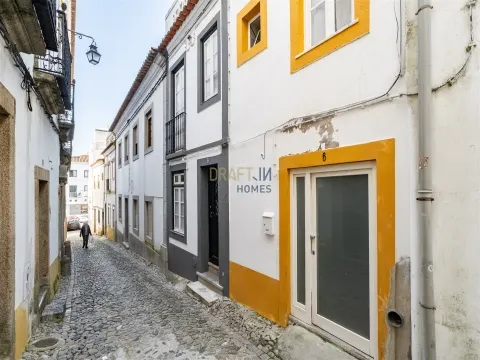  Espaço Comercial com 60 m² no Centro Histórico de Évora