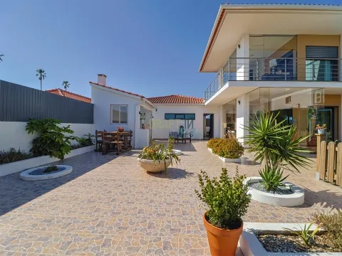 Maison 3 chambres + 1 à Assafora – Espace, intimité et élégance