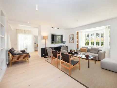Haus mit 4 Schlafzimmern und Meerblick in Cascais zu vermieten