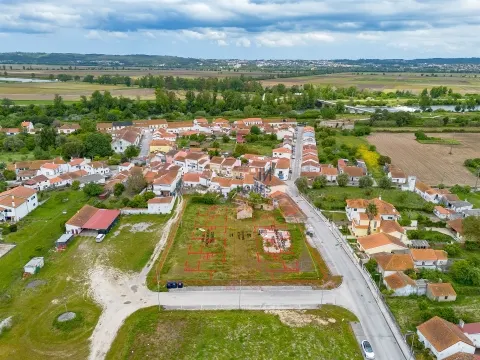 Terrain de 2882 m², pour la construction de maisons individuelles !