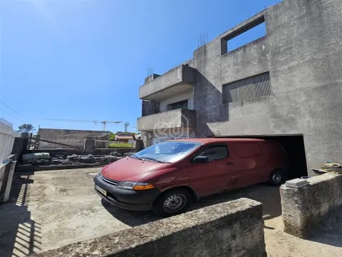 Detached house to restore T4