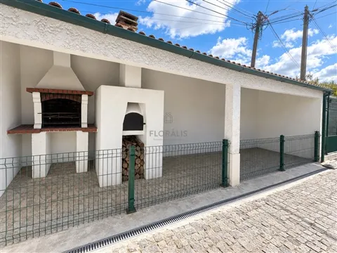 Moradia Geminada T4