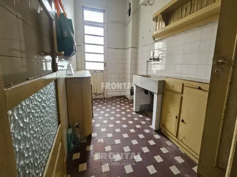 Apartamento T4+1 na Rua Santa Catarina