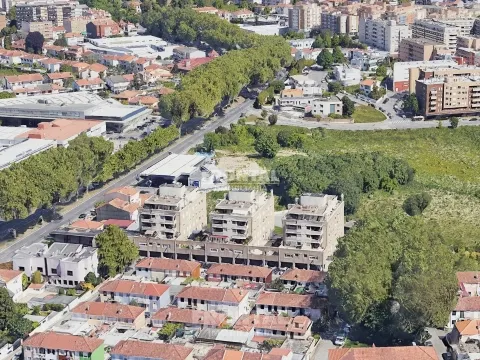 Lojas à Circunvalação