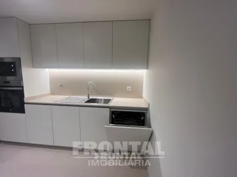 O SEU NOVO T1 DE SONHO NO CENTRO DO PORTO COM GARAGEM!