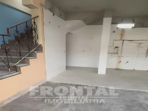 Loja com Projeto para 4 apartamentos T1 - Oportunidade de Investimento | Vila Nova Da Telha, Maia