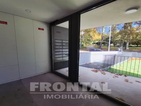 Apartamento T2+1 com Sótão + Garagem &#124; Arca D’Água, Paranhos, Porto