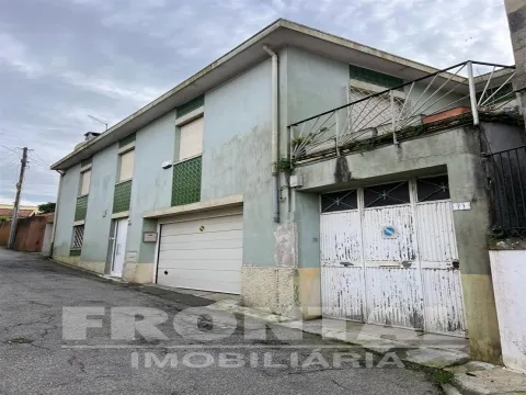 4-Bedroom House + Warehouse | Avintes, Vila Nova de Gaia