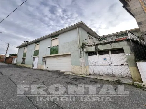 4-Bedroom House + Warehouse | Avintes, Vila Nova de Gaia