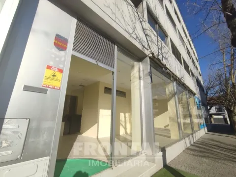 Loja Ampla - 99,97 m2 | São Mamede de Infesta, Matosinhos