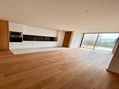 T2 Novo matosinhos Sul c/terraço e jardim