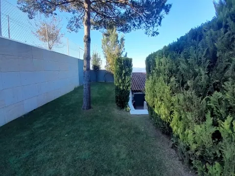 Moradia T3 Moderna com Piscina Privada – Loivo, Vila Nova De Cerveira