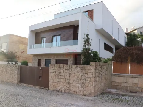 Casa Indipendente 4 Vani +2