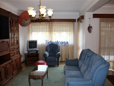 T3 Mobilado | Excelentes Áreas | Centro de Coimbra | Junto à Av. Dr. Dias da Silva