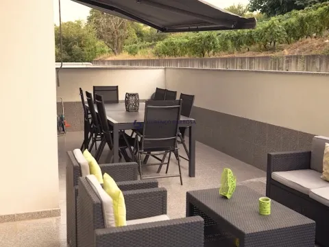 Apartamento T3 com Terraço Amplo