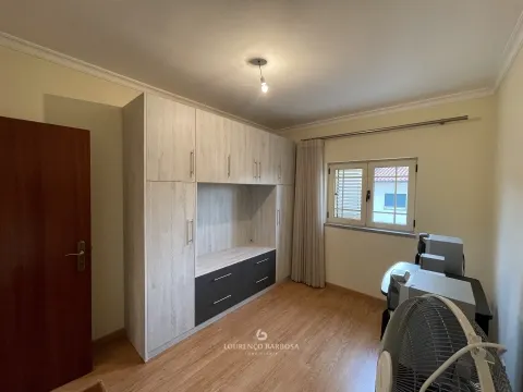 Moradia V4 em Várzea de Abrunhais - Lamego