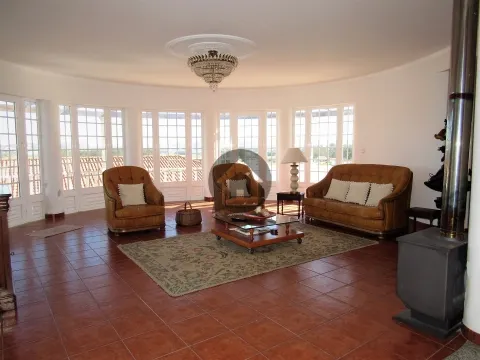 Magnificent villa with excellent potential for local accommodation or B&B with a gross area of 794 m