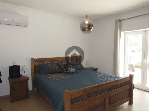 Außergewöhnliche Immobilie mit Mieteinnahmen an der Silberküste Portugals