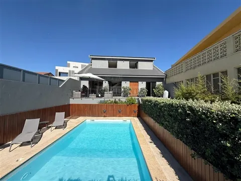 2-Bedroom House with Pool and Sea View in Lavra