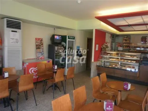 Padaria / Pastelaria para TRESPASSE situada a 5 minutos da praia da Madalena