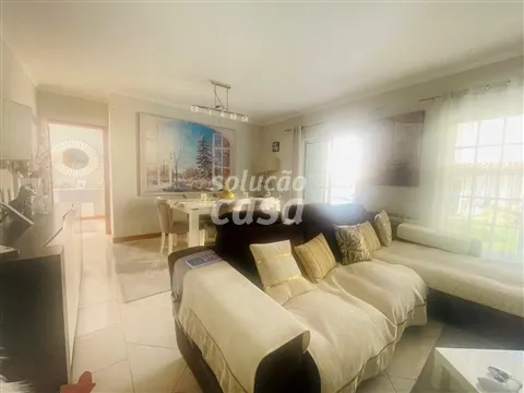 Andar Moradia T3 com Terraço!