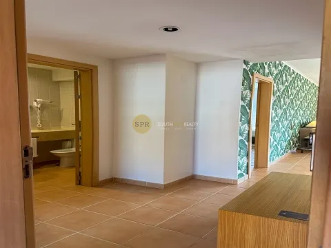 Apartamento T2 com Vista Mar e Rio na Marina da Praia da Rocha – Portimão