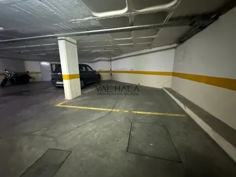 Excelente lugar de Garagem, Benfica