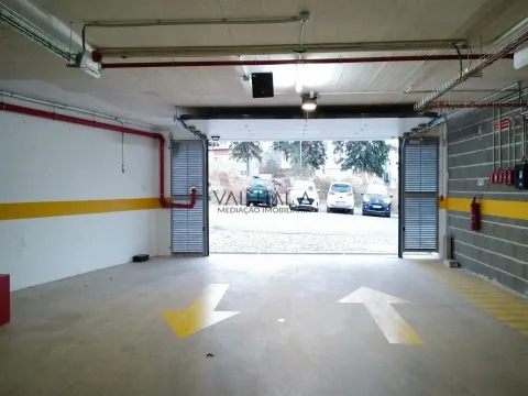 Garages à box privé dans la zone riveraine de Portimão