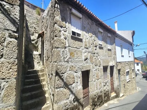 Moradia em Pedra - Vale Formoso , Covilhã