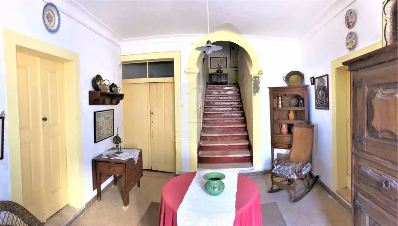 Inversión Alentejo: Casa señorial, con 3 plantas y jardín, en Borba, para restaurar