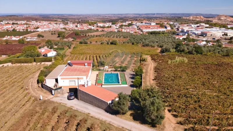 Quinta no Alentejo, com Vista Panorâmica, Piscina e Área de barbecue