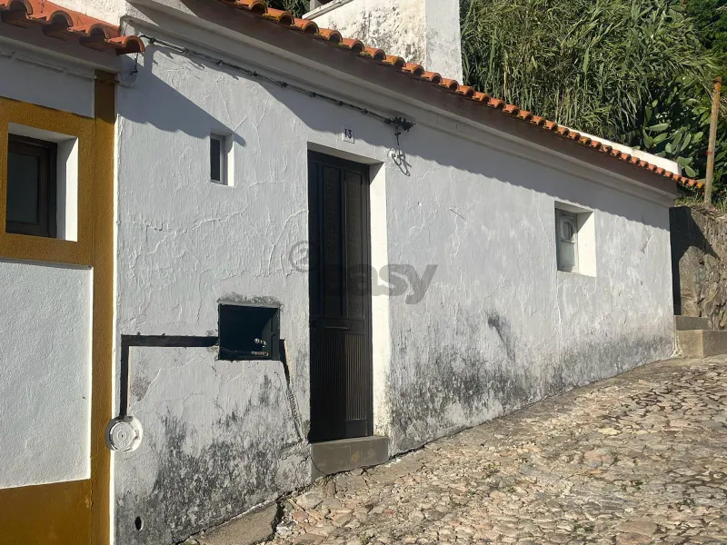 1+1 bedroom villa with kitchenette and attic to remodel – Brotas, Mora