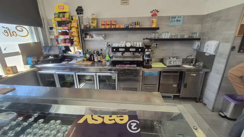 Café/Restaurante para trespasse no Catujal, Loures