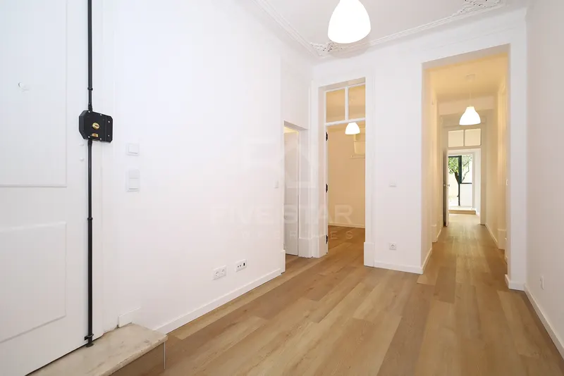 T1+1 - Príncipe Real - Renovado - Jardim Privado 