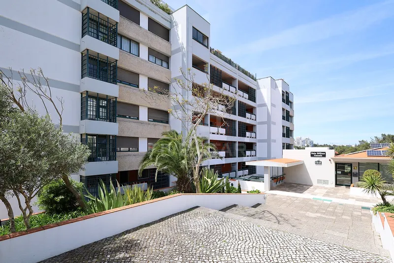 Apartamento T3+1 - Cascais - Condomínio de Prestígio - Vista Mar