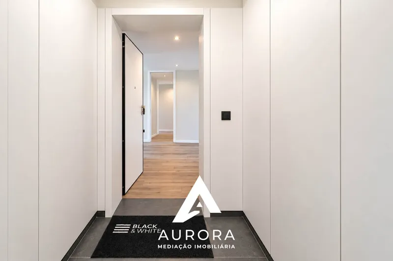 Apartamento T4 Penthouse com Terraço, 4 Suítes, Vista Mar em Espinho
