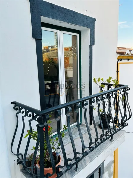 Apartamento T0+1 renovado - Terraço com vista panorâmica - Alvor - Centro