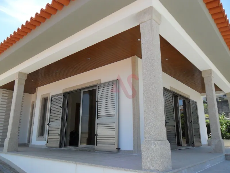 Maison T3+T2 dans deux églises, Paredes