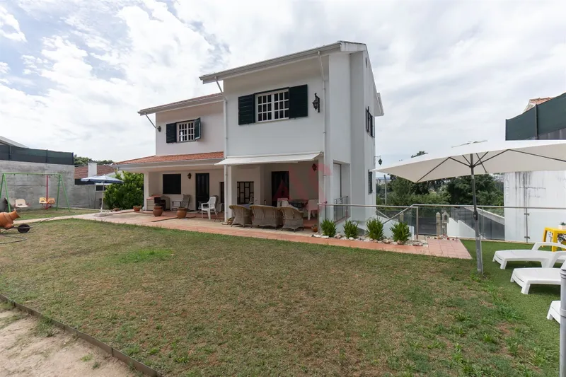 4 bedroom villa with lift in Marecos, Penafiel