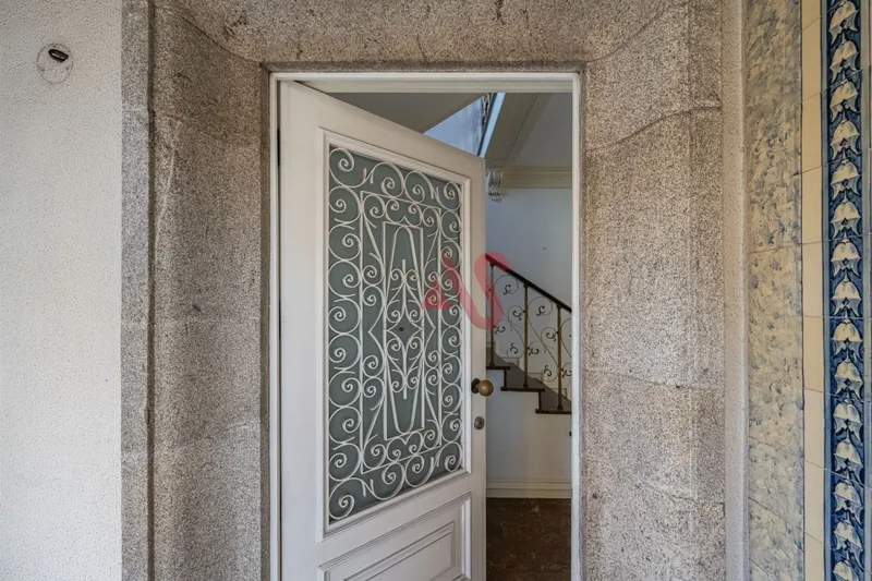 Villa de 4+1 dormitorios en el corazón de Guimarães