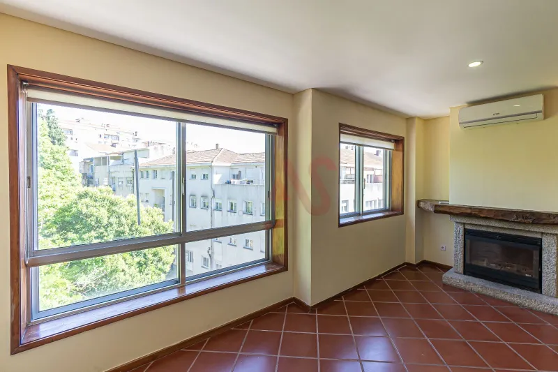 4 Bedroom Duplex Apartment in Paranhos, Porto