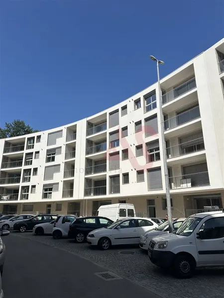 Apartamentos de 3 dormitorios (planta baja) en Azurém, Guimarães