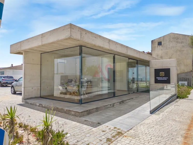 Appartement de 2 chambres dans le développement Espinho Beach Residendes à Espinho