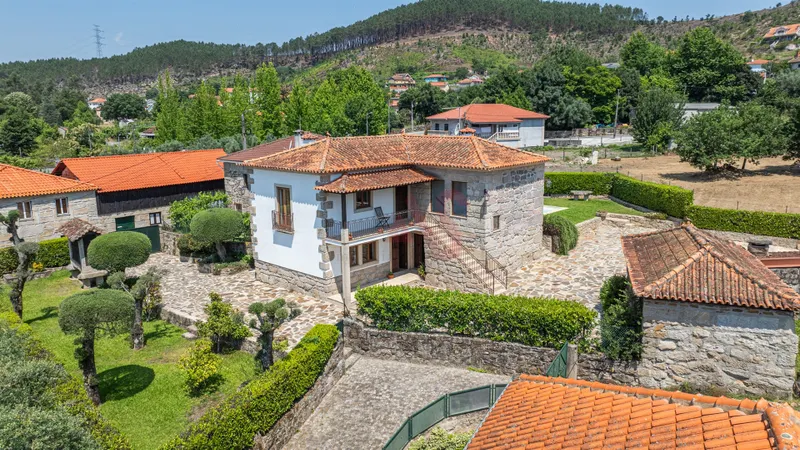 Casa Loureiro a Paradança, Mondim de Basto