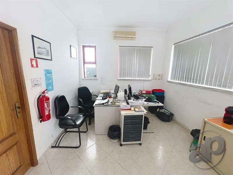 Locaux Commerciaux à Vendre – Entrée de Vila Real de Santo António