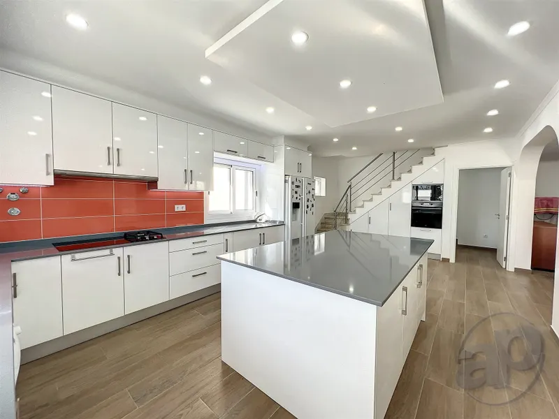 Villa indépendante de trois chambres à coucher à vendre à Altura